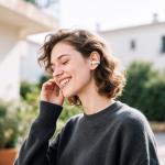 Hoco Comfortable Ear Clip Headset with Charging Case EA8 - White